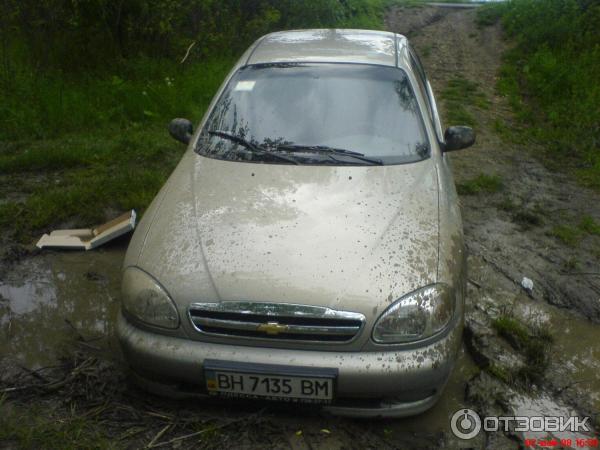 Автомобиль Chevrolet Lanos седан фото