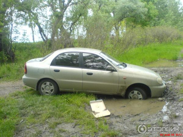 Автомобиль Chevrolet Lanos седан фото