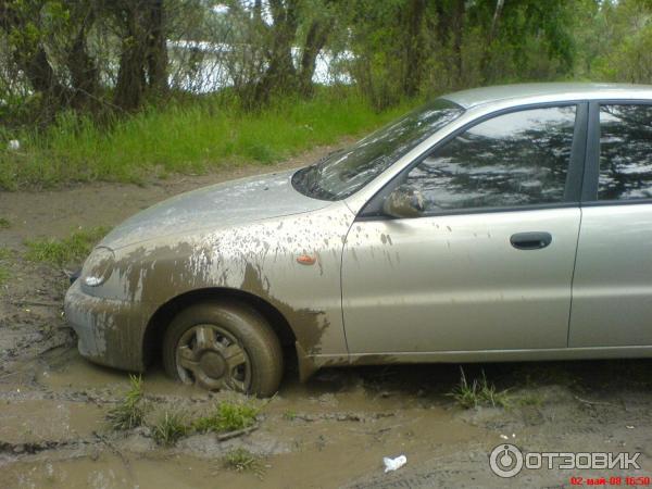 Автомобиль Chevrolet Lanos седан фото