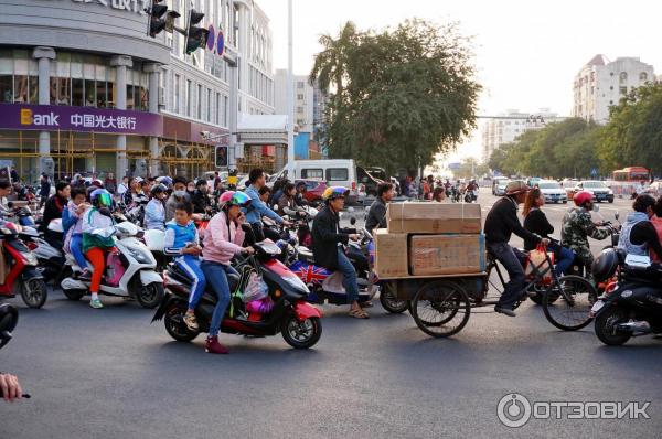 Сеть общественного питания Город закусок Jiefang Road snak city (Китай о. Хайнань) фото