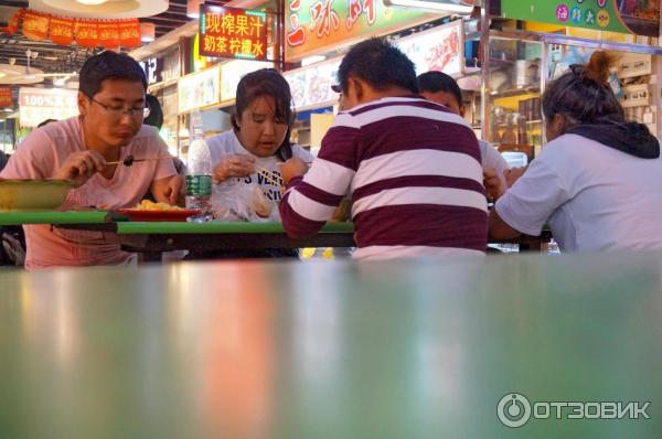 Сеть общественного питания Город закусок Jiefang Road snak city (Китай о. Хайнань) фото