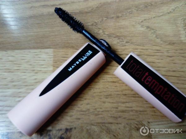 Тушь для ресниц Maybelline Total Temptation фото