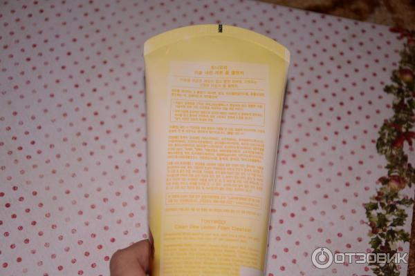 Пенка для умывания Tony Moly Clean Dew Lemon Seed Form Cleanser фото