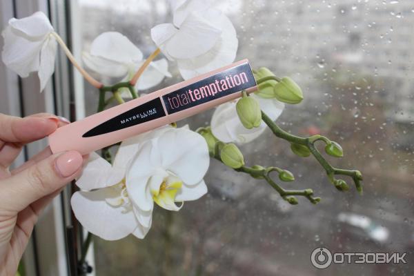 Тушь для ресниц Maybelline Total Temptation фото