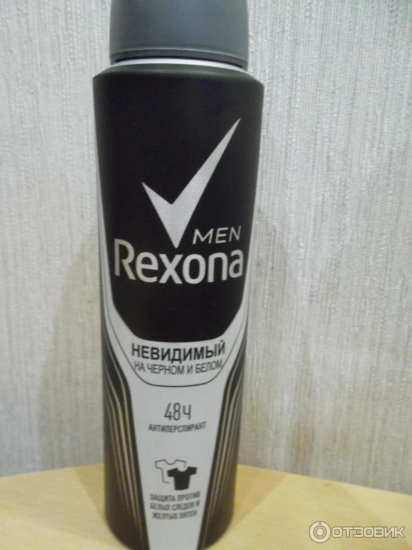 Антиперспирант спрей Rexona Men Невидимый на черном и белом фото