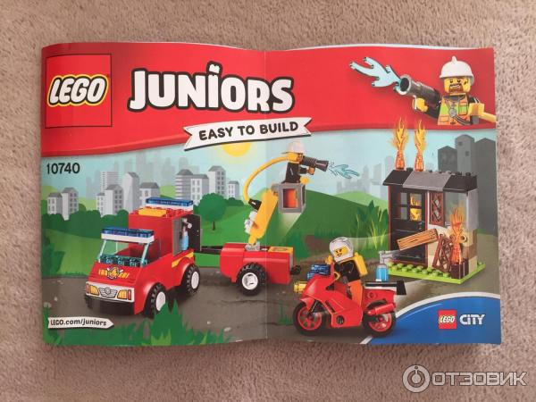 Конструктор Lego Juniors Чемоданчик Пожарная команда фото