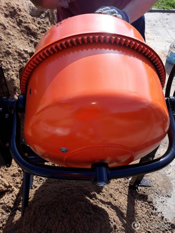 Бетономешалка matrix cm-140k. Бетономешалка dgm. Бетоносмеситель обзор. Dgm бетономешалка. Бетономешалка строительная.