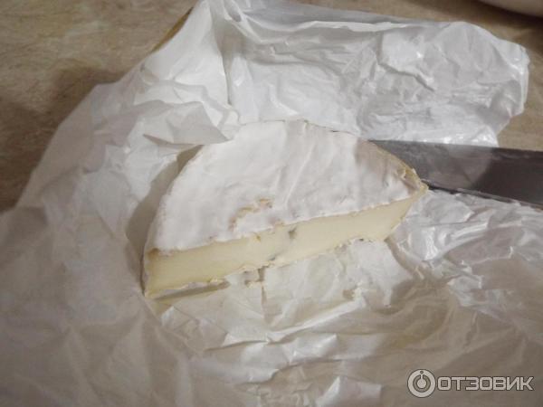 Сыр сливочный с белой плесенью DairyHorn Camembert фото