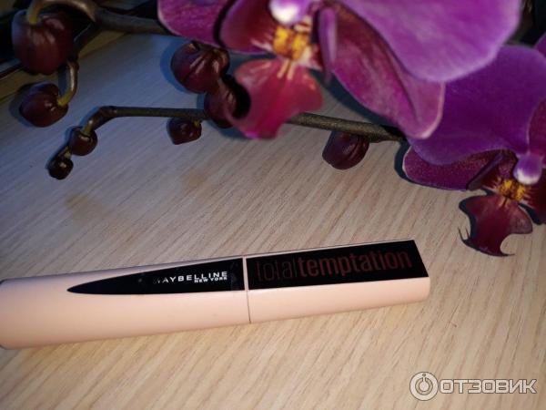 Тушь для ресниц Maybelline Total Temptation фото