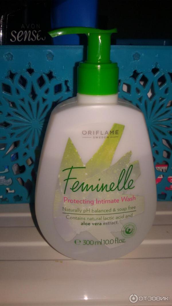 Очищающее средство для интимной гигиены Oriflame Feminelle Protecting Intimate Wash aloe vera фото