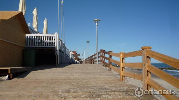 Golden sands зеленоградск. Малиновка Зеленоградск набережная. Золота набережная Зеленоградск. Качели набережная Зеленоградск. Зеленоградск кафе на набережной.