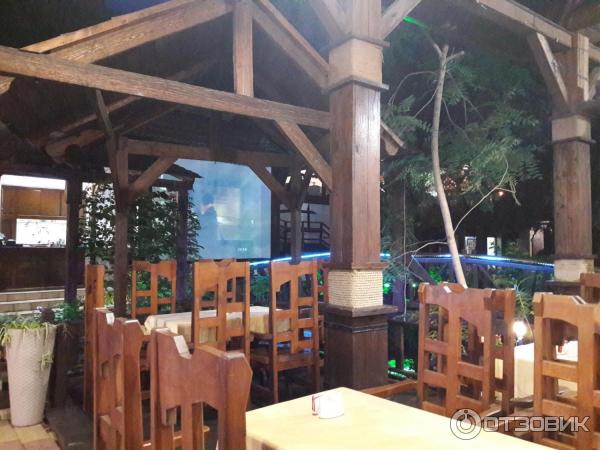 Столовая дубок кабардинка. Кафе коралл меню. Мадера кабардинка меню. Мадера кабардинка ресторан. Кафе византия кабардинка.