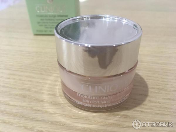 Интенсивно увлажняющий крем Clinique Moisture Surge Intense фото