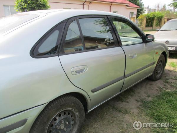 Автомобиль Mazda 626 хэтчбек фото