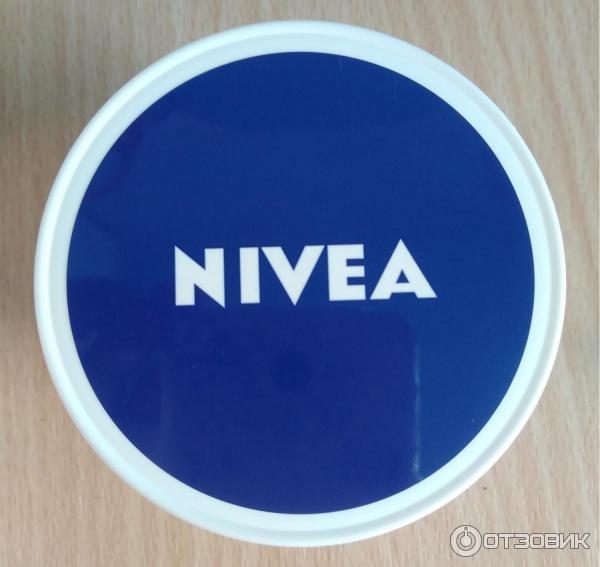 Увлажняющий крем Nivea Care для чувствительной кожи лица фото