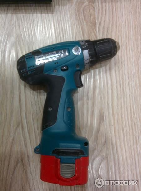 Аккумуляторная дрель-шуруповерт Makita 6271D