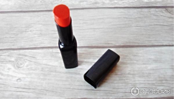 Губная помада с эффектом блеска ЛЭтуаль Rouge Desire