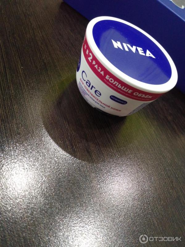 Увлажняющий крем Nivea Care для чувствительной кожи лица фото