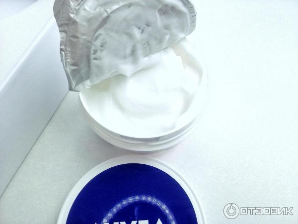 Увлажняющий крем Nivea Care для чувствительной кожи лица фото