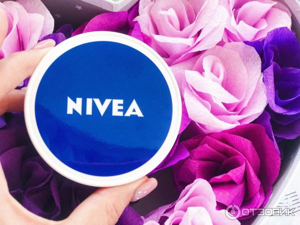 Крем Nivea Care для чувствительной кожи лица с алоэ фото