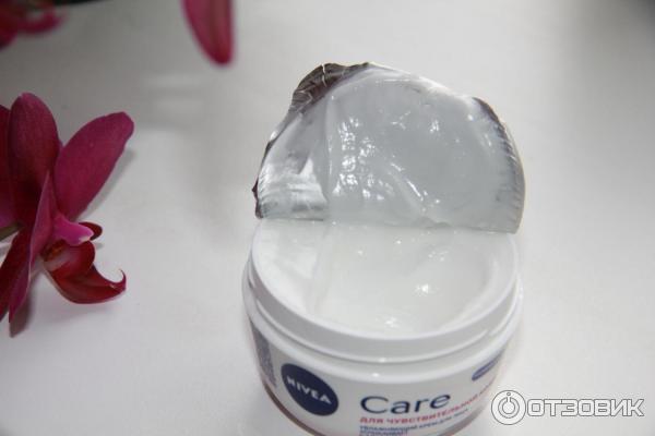 Увлажняющий крем Nivea Care для чувствительной кожи лица фото