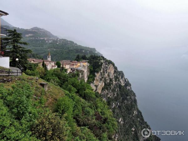 Экскурсия Терраса Дрожжи La Terrazza di Brivido (Италия, Тремозине) фото