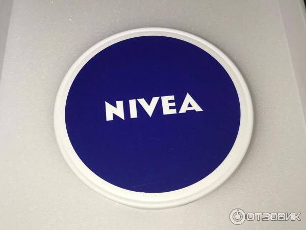 Увлажняющий крем Nivea Care для чувствительной кожи лица фото