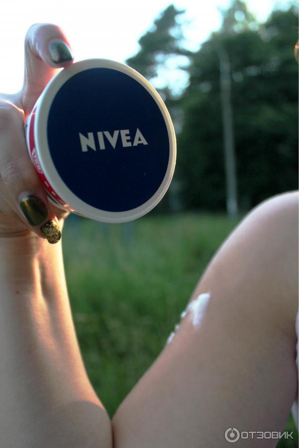 Увлажняющий крем Nivea Care для чувствительной кожи лица фото