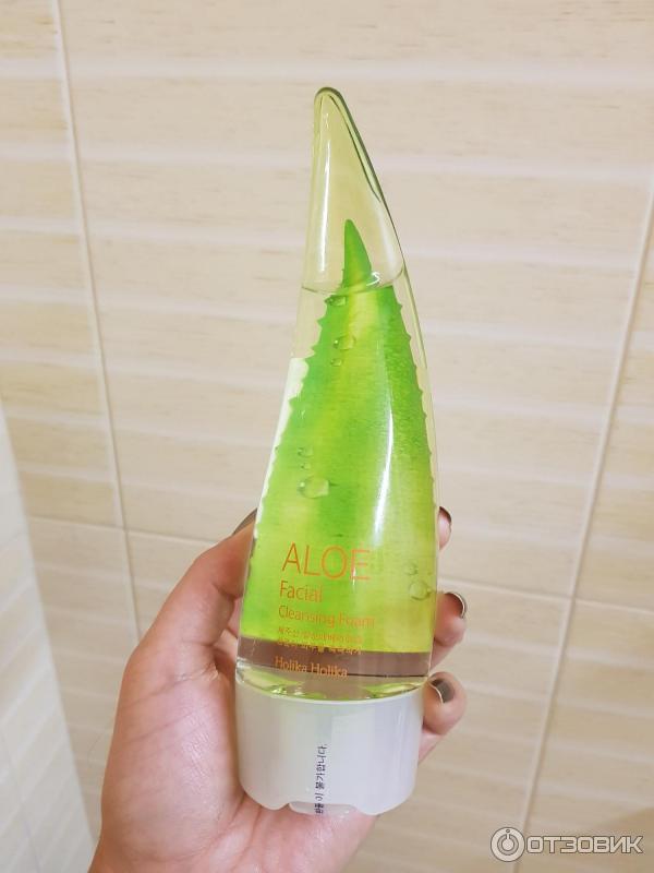 Очищающая пенка для умывания Holika Holika Aloe Cleansing Foam с алоэ фото