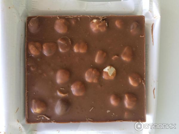 Шоколад молочный ION Break milk chocolate with whole hazelnuts фото