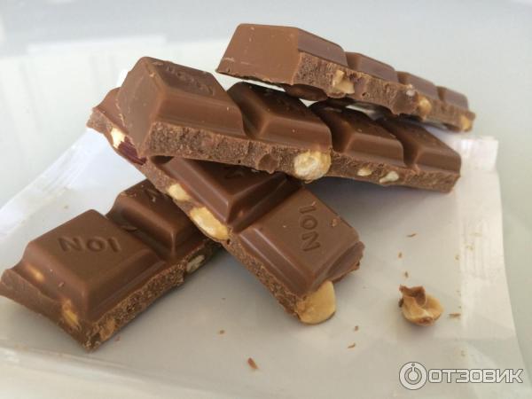 Шоколад молочный ION Break milk chocolate with whole hazelnuts фото