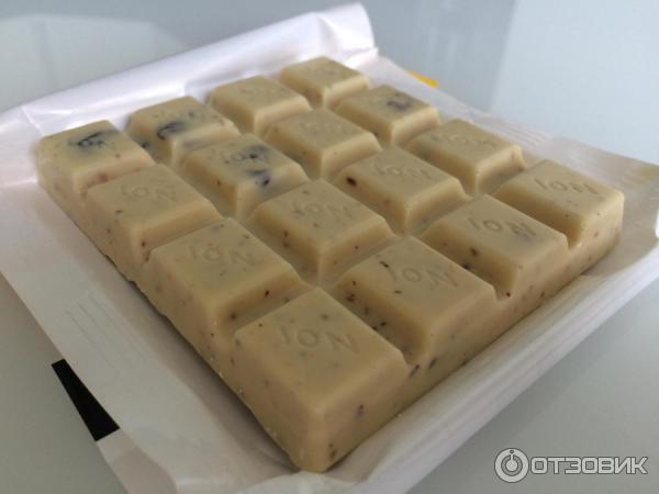 Белый шоколад ION Break white chocolate with raisins, almonds and hazelnuts фото