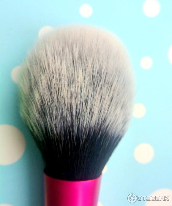 Кисть для румян Real Techniques Blush Brush фото