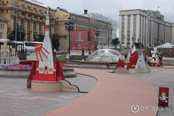 Выставка инсталляций к чемпионату мира по футболу 2018 года на Манежной площади (Россия, Москва) фото