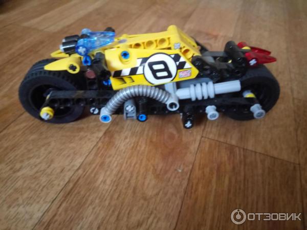 LEGO Technic Мотоцикл для трюков фото