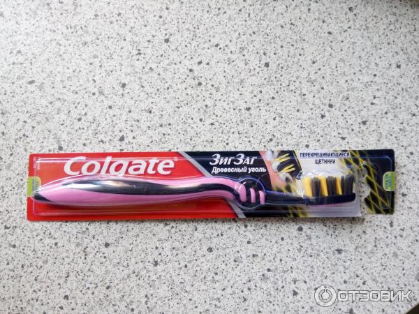 Зубная щетка Colgate ЗигЗаг Древесный уголь фото