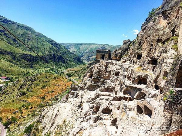 Пещерный город Вардзиа (Грузия) фото