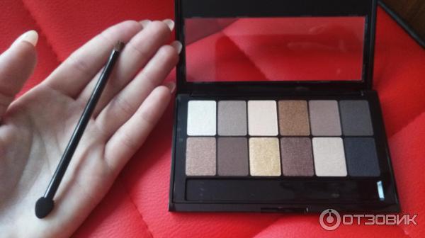 Палетка теней Maybelline The Nudes eyeshadow palette фото