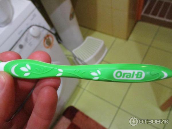 Зубная щетка Oral-B 1-2-3 фото