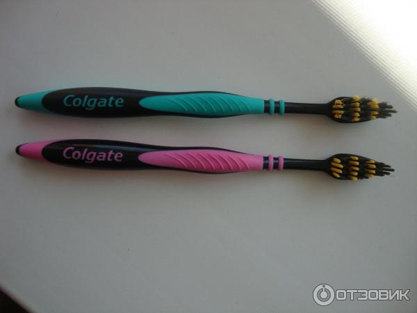 Зубная щетка Colgate ЗигЗаг Древесный уголь фото