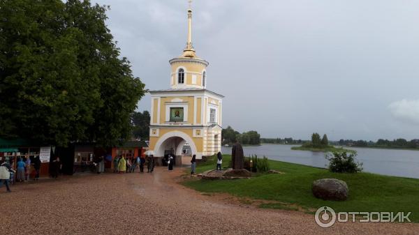 Надвратная Свелинская башня (вид от памятника Нилу)