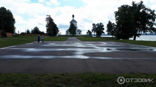 вертолетные площадки и Церковь воздвижения креста Господня