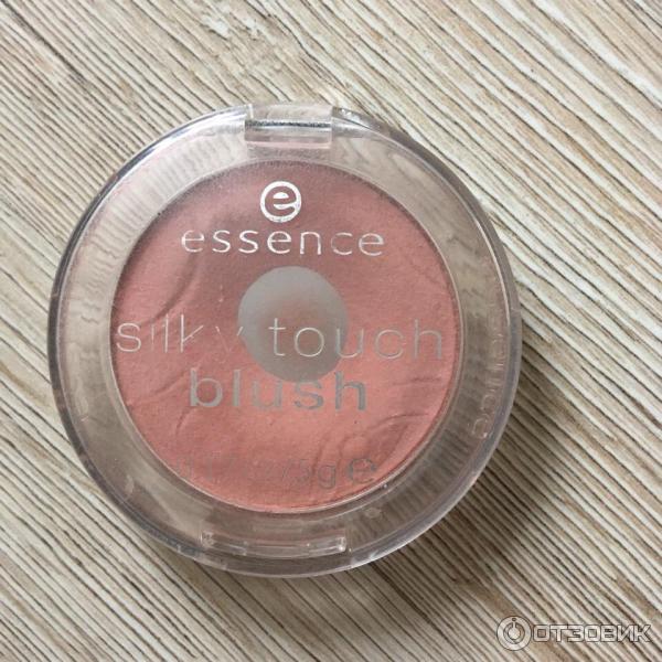 Румяна компактные Essence Silky touch blush фото