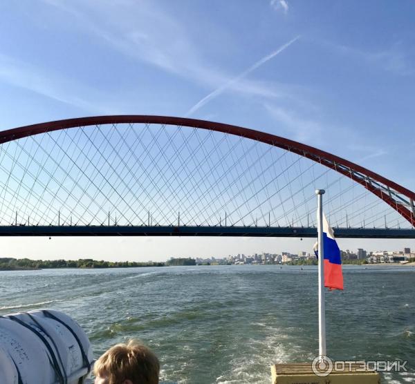 Прогулка на теплоходе по оби. Прогулка по Оби на теплоходе. Новосибирск корабль набережная. Прогулка на пароходе по речке Оби в Новосибирске.