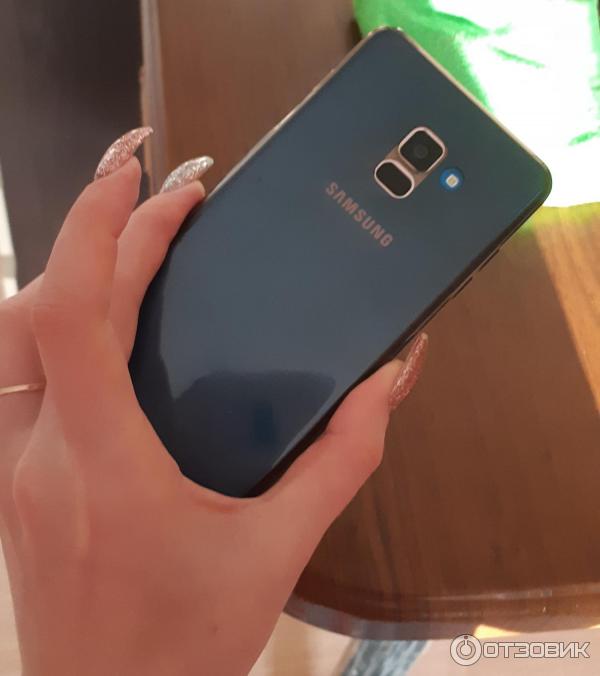 Смартфон Samsung Galaxy A8+ (2018) фото