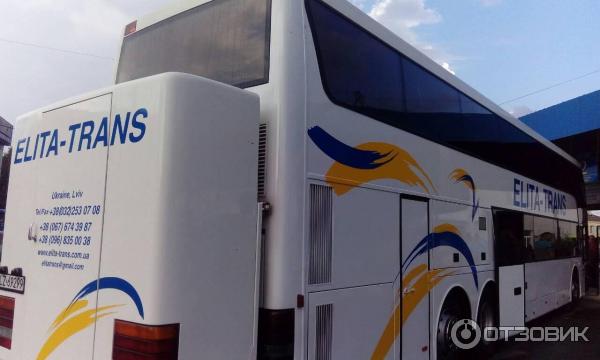 Sariq ayolni hamma omma oldida sikishadi.