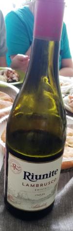 Вино игристое красное Riunite Lambrusco Emilia Amabile фото