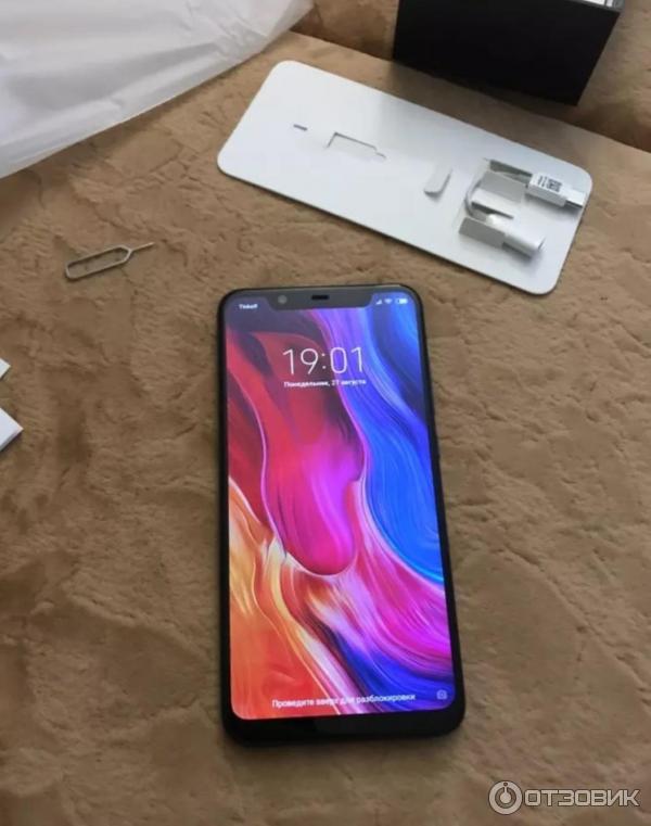 Смартфон Xiaomi Mi8 фото