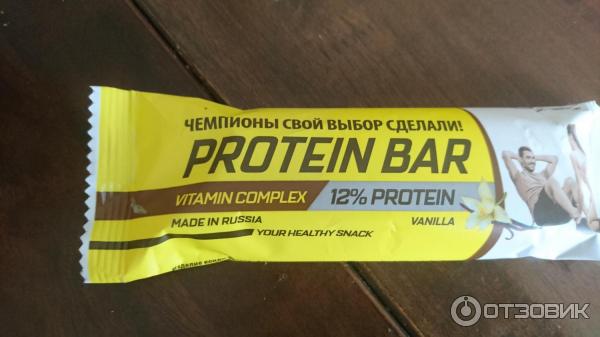 Протеиновый батончик Protein Bar Vitamin complex vanilla фото