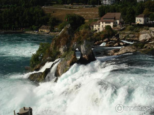 Рейнский водопад (Швейцария) фото